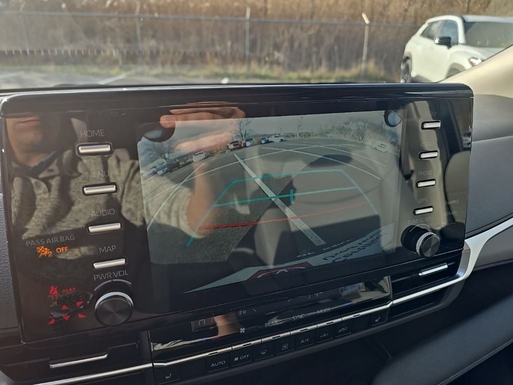 2024 Toyota Sienna XLE 8 Passenger