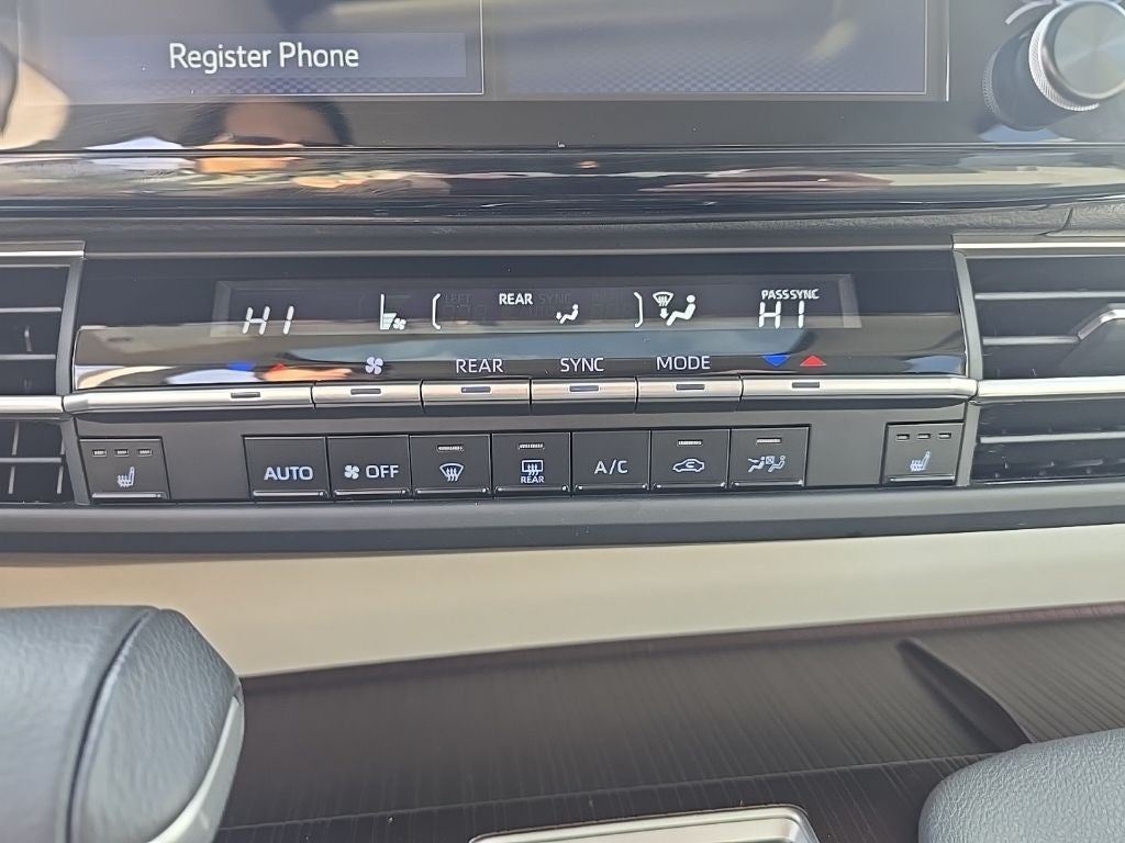 2024 Toyota Sienna XLE 8 Passenger