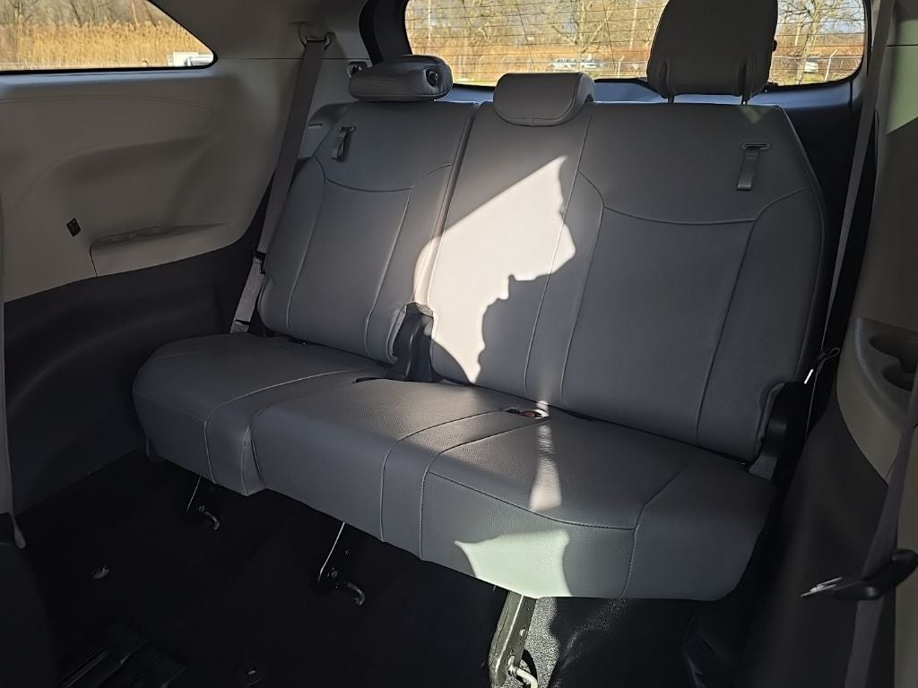 2024 Toyota Sienna XLE 8 Passenger