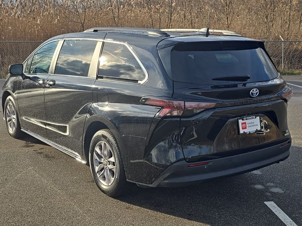 2024 Toyota Sienna XLE 8 Passenger