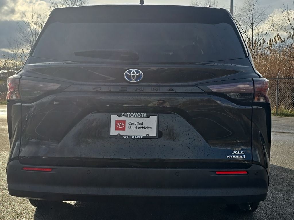 2024 Toyota Sienna XLE 8 Passenger