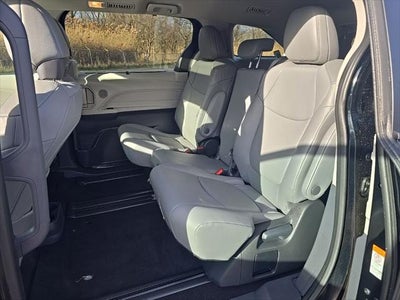 2024 Toyota Sienna XLE 8 Passenger