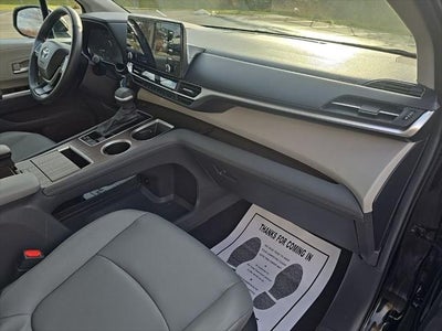 2024 Toyota Sienna XLE 8 Passenger