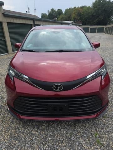 2026 Toyota Sienna XLE 7 Passenger