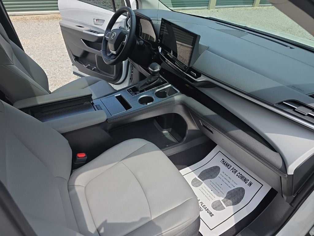 2025 Toyota Sienna XLE 7 Passenger