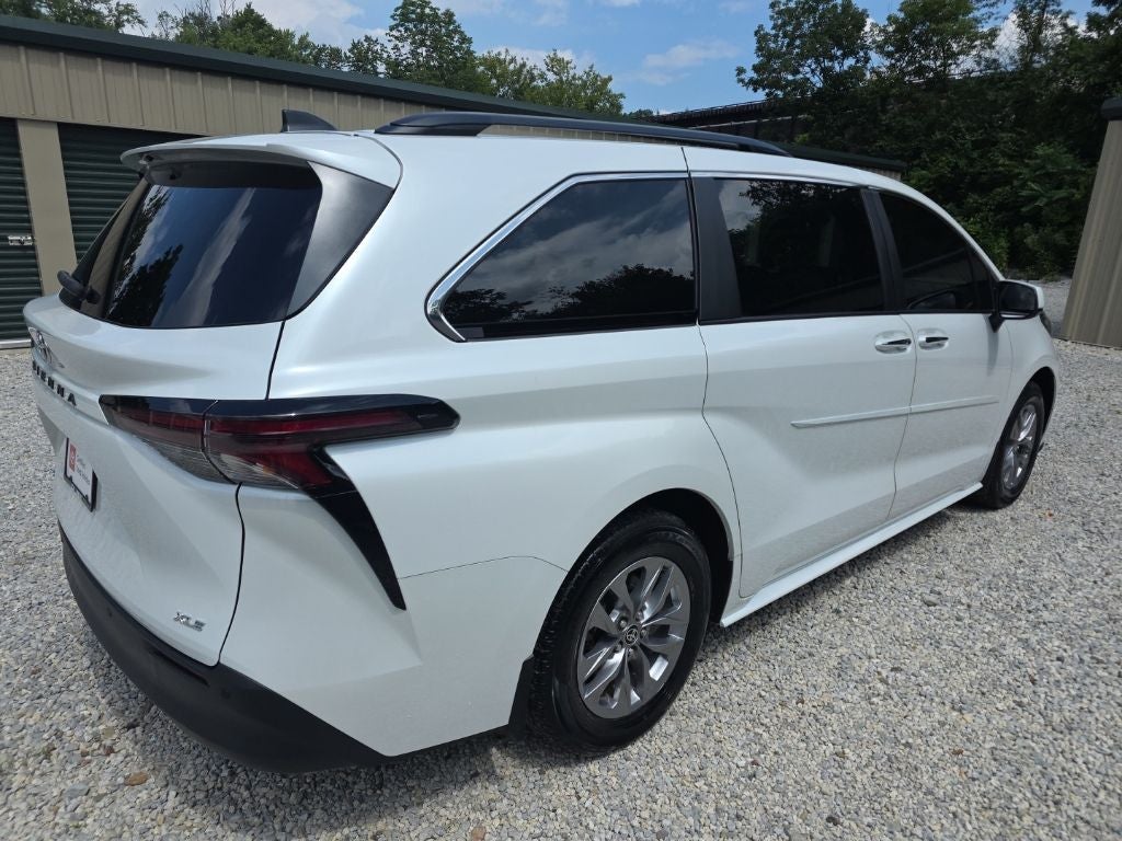 2025 Toyota Sienna XLE 7 Passenger