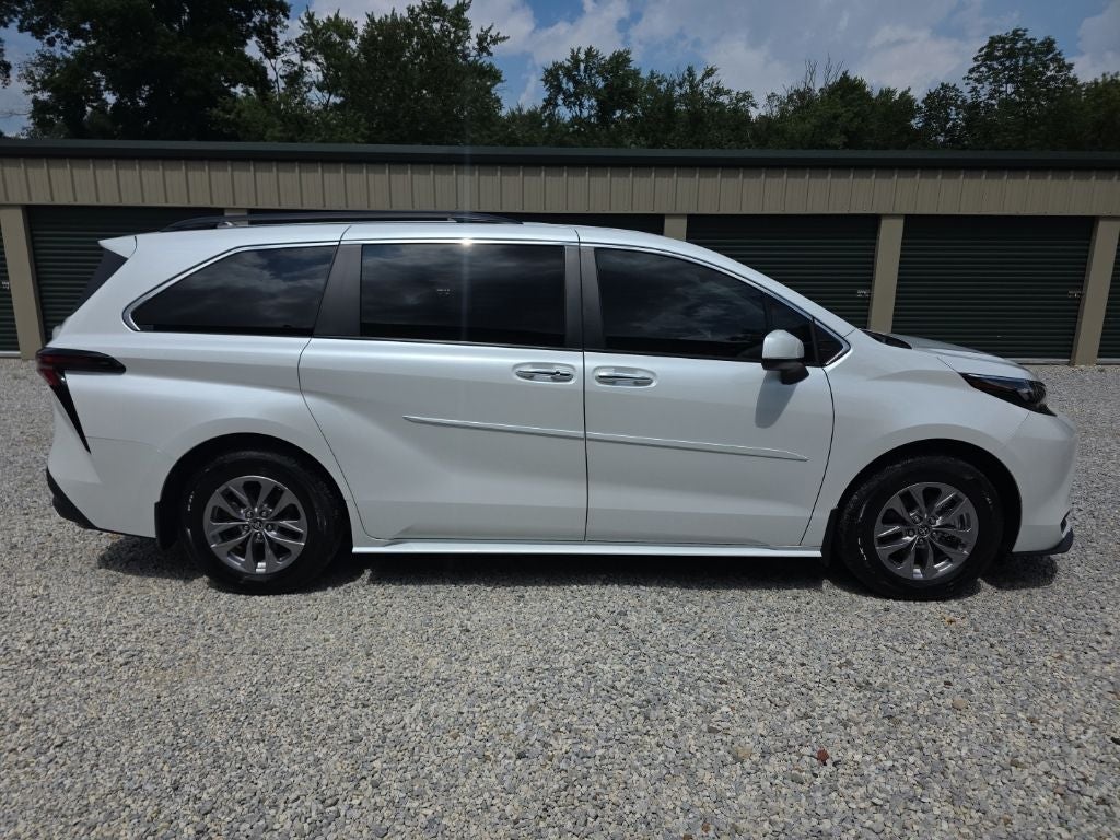 2025 Toyota Sienna XLE 7 Passenger