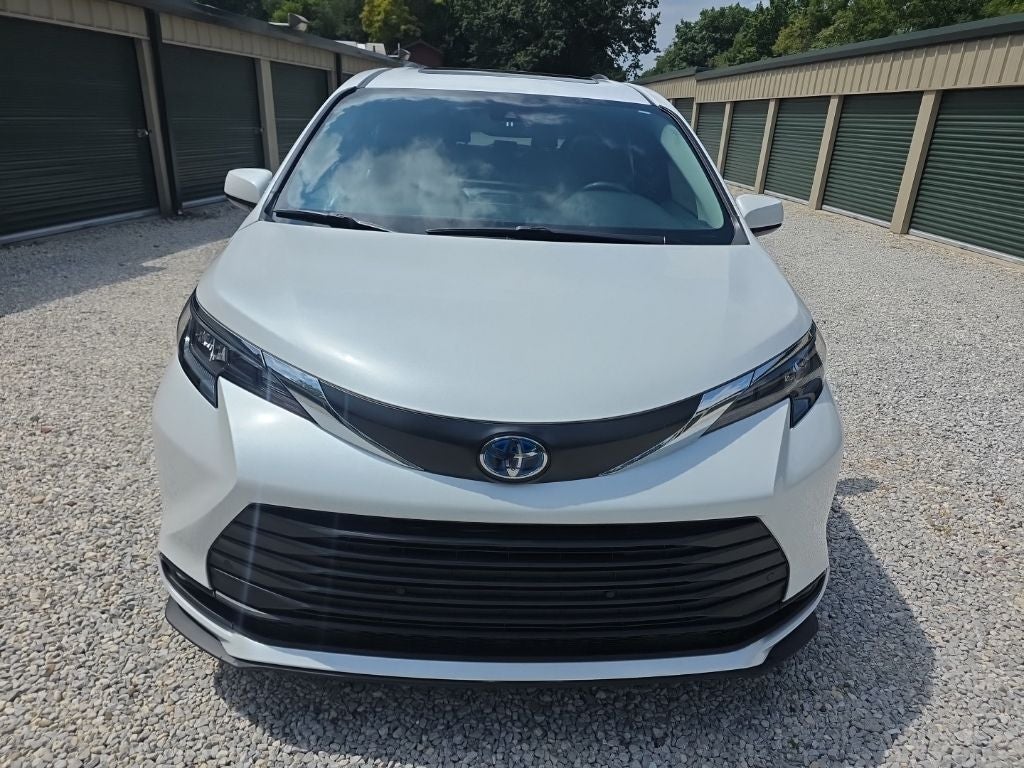 2025 Toyota Sienna XLE 7 Passenger