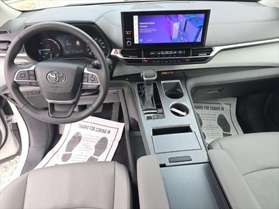 2025 Toyota Sienna XLE 7 Passenger