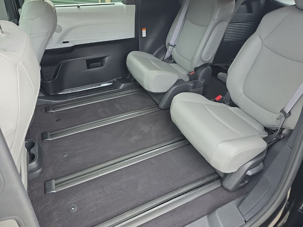 2025 Toyota Sienna XLE 7 Passenger