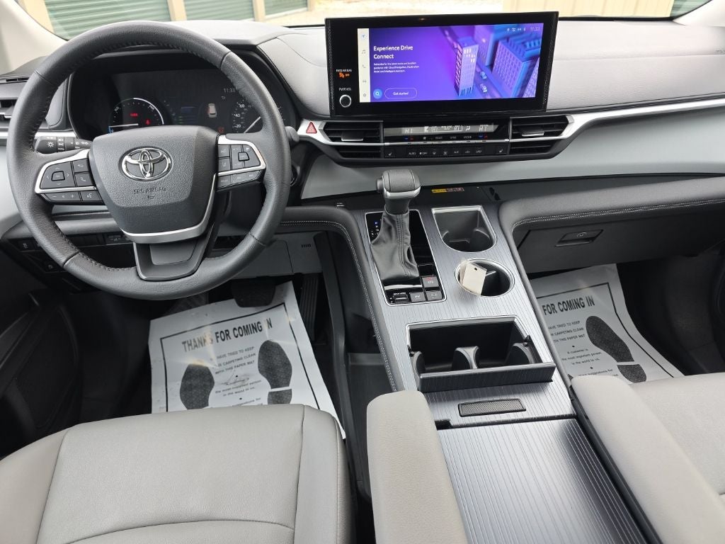 2025 Toyota Sienna XLE 7 Passenger