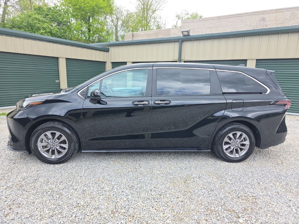 2025 Toyota Sienna XLE 7 Passenger