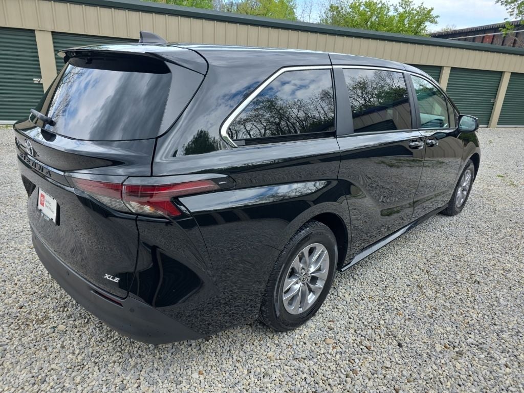 2025 Toyota Sienna XLE 7 Passenger