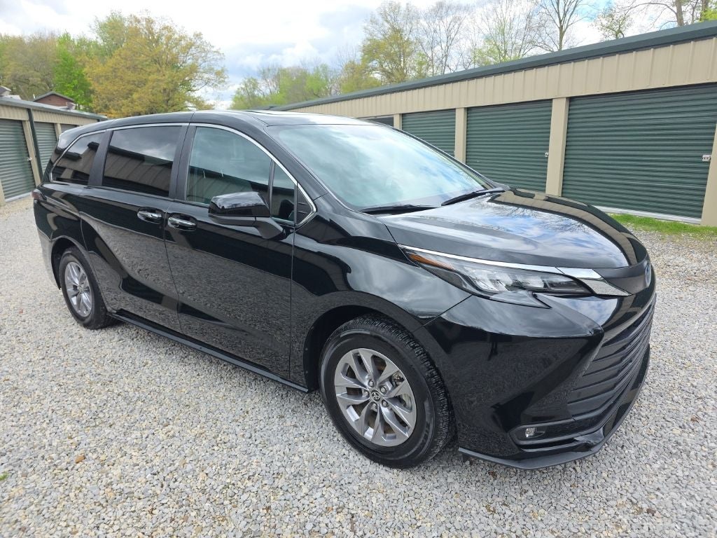 2025 Toyota Sienna XLE 7 Passenger