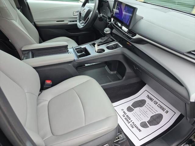 2025 Toyota Sienna XLE 7 Passenger