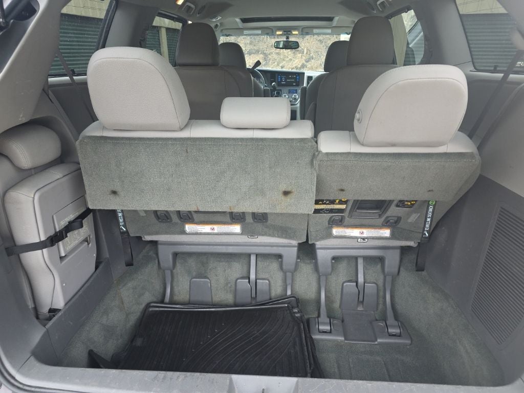 2017 Toyota Sienna XLE 8 Passenger