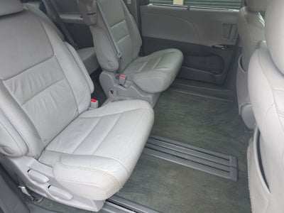 2017 Toyota Sienna XLE 8 Passenger