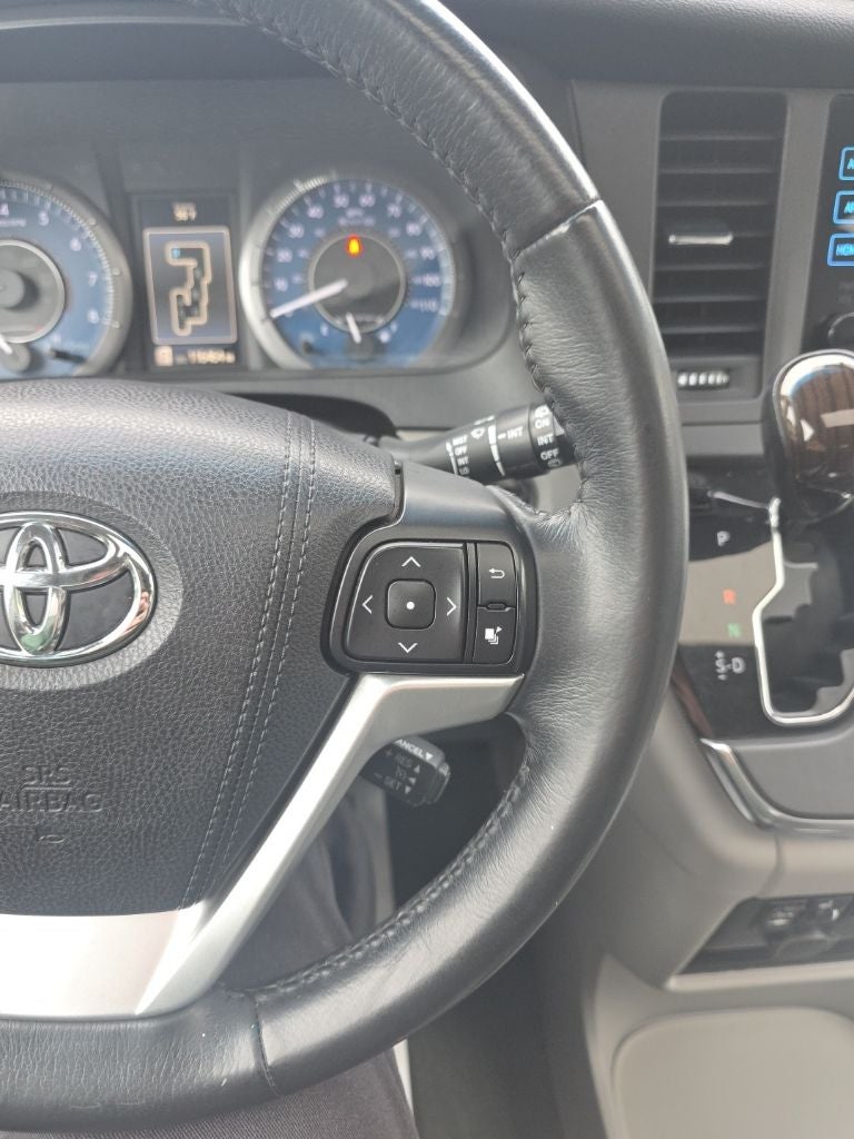 2017 Toyota Sienna XLE 8 Passenger