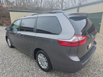 2017 Toyota Sienna XLE 8 Passenger