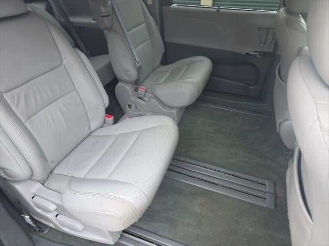 2017 Toyota Sienna XLE 8 Passenger