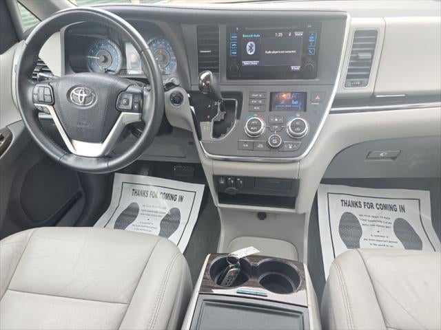 2017 Toyota Sienna XLE 8 Passenger
