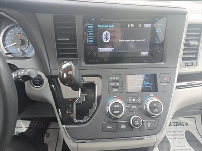 2017 Toyota Sienna XLE 8 Passenger