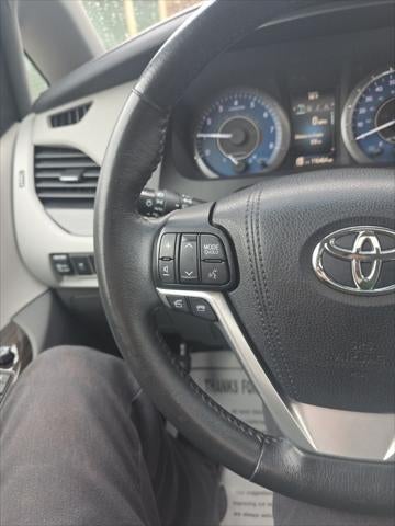 2017 Toyota Sienna XLE 8 Passenger