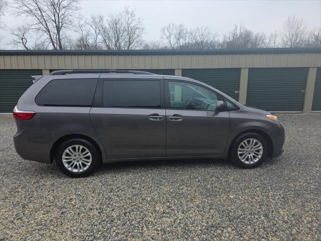 2017 Toyota Sienna XLE 8 Passenger