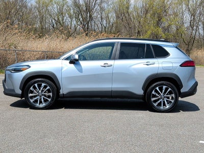 2024 Toyota Corolla Cross XLE
