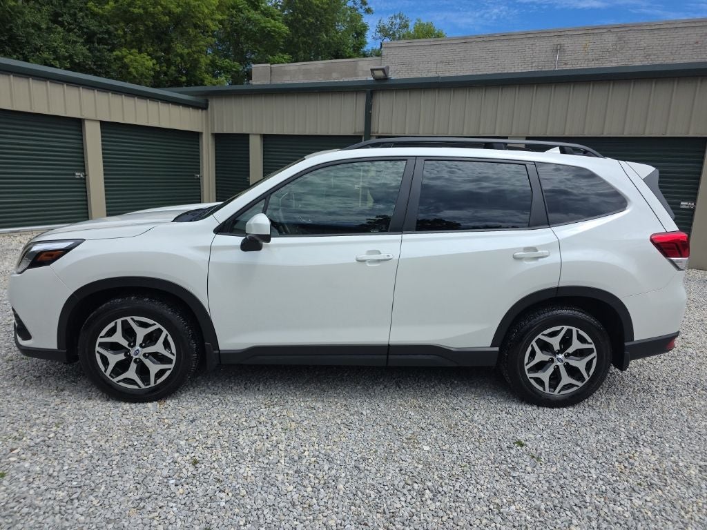 2023 Subaru Forester Premium