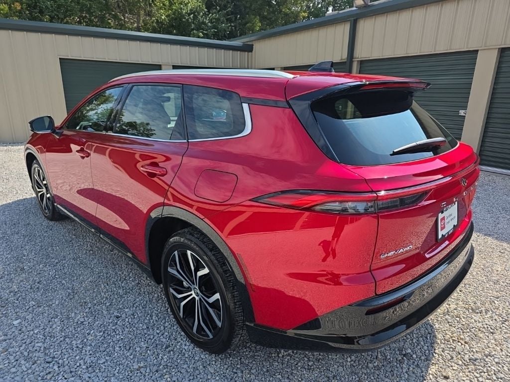 2025 Toyota Crown Signia XLE