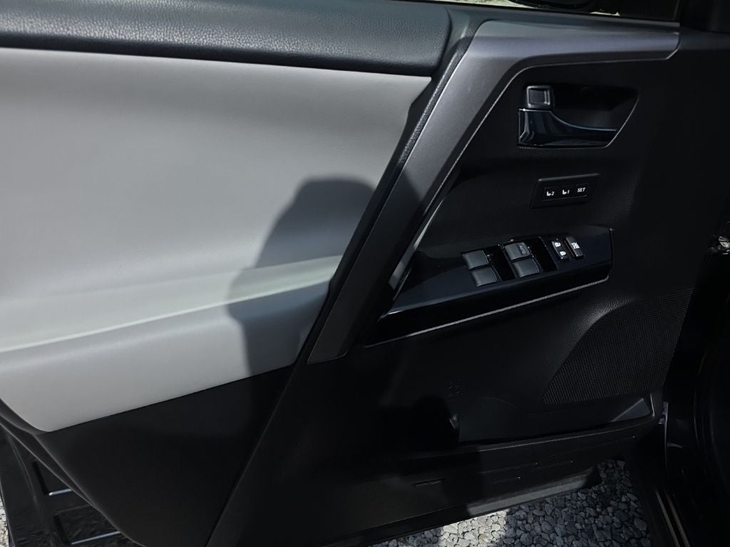 2016 Toyota RAV4 Hybrid Limited
