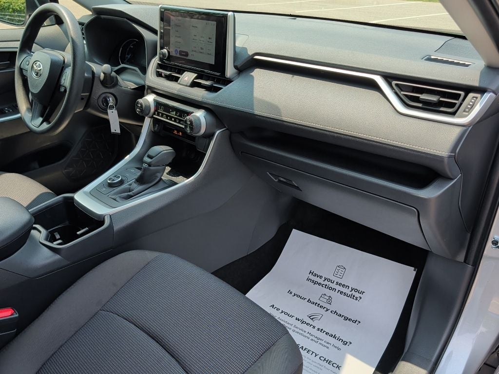 2025 Toyota RAV4 Hybrid LE
