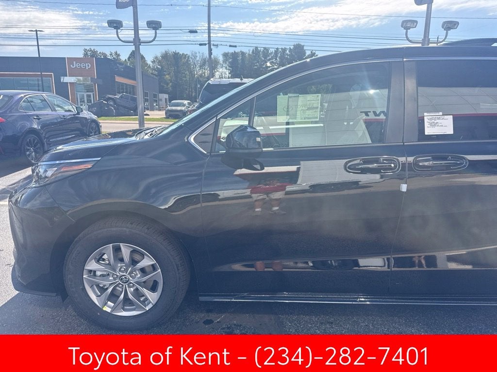 2026 Toyota Sienna LE